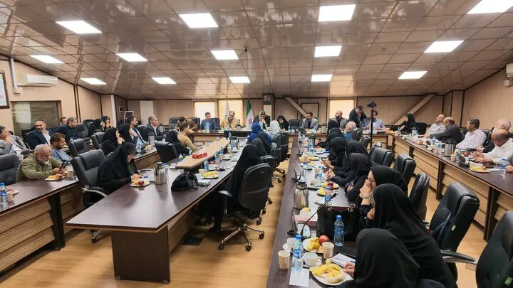بررسی مسائل و مشکلات اجتماعی و ورزشی شهروندان منطقه 21 با حضور عضو شورای شهر تهران
