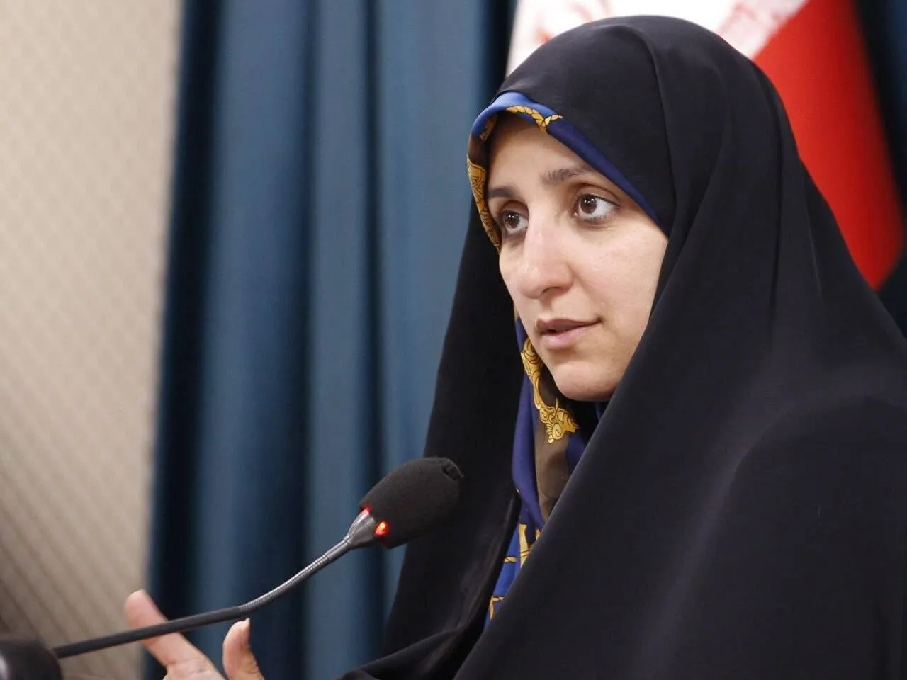 معاون رئیس‌جمهور: حضور VAR مسابقات فوتبال زنان را عادلانه‌تر می‌کند