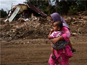 شدت بیماریها و کمبود مراقبتهای پزشکی در منطقه سیلزده اندونزی