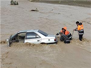 بارش سنگين باران باعث قطع برق و تخريب پلها در چوار شد