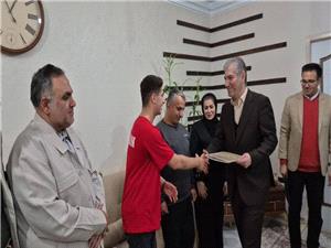 تجليل فرماندار پاکدشت از افتخارآفريني شناگر پارا آسيايي