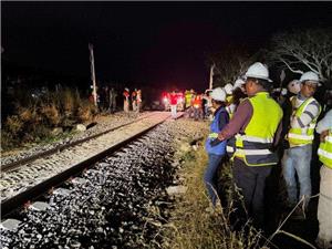 تراژدی در مکزیک... خروج قطار از ریل 13 کشته و ده ها زخمی در اوآخاکا بر جای گذاشت