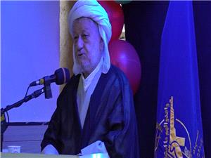 امام جمعه پاوه بر هوشياري فرهنگي، جايگاه مرزنشينان و نقش خانواده پاسداران در حفظ امنيت تاکيد کردند