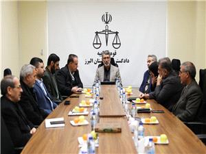 اهداي احکام اعضاي جديد هيئت منصفه دادگاه مطبوعات استان البرز