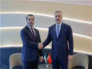 وزیر امور خارجه سوریه با همتای ترکیه ای خود در پاریس درباره تحولات منطقه ای و بین المللی گفتگو کرد