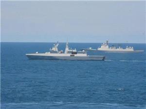 برگزاری رژه دریایی با حضور شناورهای رزمی