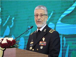 دریادار سیاری: مردم ایران آمریکا را تحقیر کردند