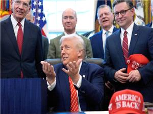 ترامپ در پاسخ به سوال درباره بازماندگان اپستین: «کشور باید به چیز دیگری بپردازد»