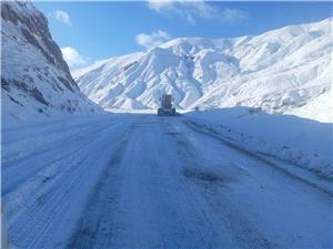 برفروبي در محور هاي مواصلاتي شهرستان نيشابور