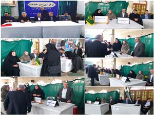 برگزاري ميز ارتباط مردمي در مصلي نماز جمعه قائمشهر به مناسبت دهه فجر