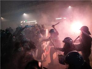 درگیریها در اعتراضات همزمان با المپیک میلان؛ دستگیریها و بازداشتها