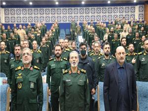 نیروهای مسلح نباید از فناوریهای پیشرفته روز دنیا عقب بمانند