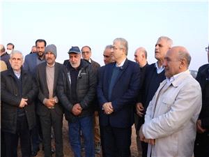 بازدید نمایندگان از پروژههای کشاورزی ماکو/ وضعیت منابع آب و الگوی کشت بررسی شد