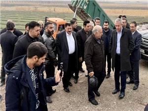 آزادراه اروميه–تبريز کريدورهاي ترانزيتي غرب کشور را به هم پيوند ميدهد/تونلسازي و تعريض مسير سرعت گرفت