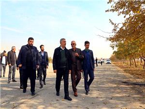 توسعه خدمات بوستان بزرگ ولايت با تأکيد بر حفظ کاربري سبز و تفريحي