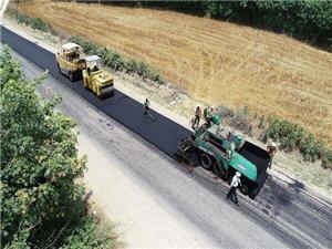 اجراي 694 کيلومتر روکش آسفالت و لکه گيري هندسي در راه هاي مازندران