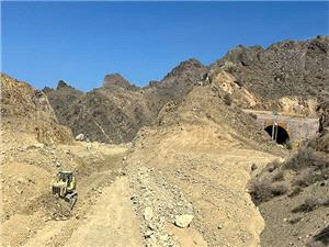 فعاليت همزمان در تونلها، ترانشهها و پلهاي طاقي/ جديدترين وضعيت محور جيرفت–بم