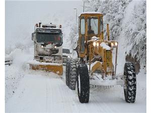 راهداري زمستاني؛ پيشاني خدمت رساني صادقانه راهداران در گردنه هاي مازندران