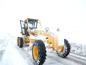 انجام 2 هزار کيلومتر برفروبي در محورهاي کرمان/ باز بودن محورهاي شرياني و 25 گردنه برفگير استان