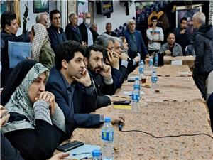 ميز خدمت در دهونک؛ مطالبات مردمي با حضور رفيعي پيگيري شد