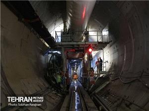 تجهيز کارگاه خط 9 مترو در تقاطع ملاصدرا-چمران؛ ايجاد تونل دوطبقه براي بهرهبرداري در پروژه چندسطحيشدن ميدان ونک