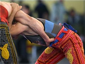 رقابت طغاني و ميرزاپور براي بازوبند پهلواني ايران