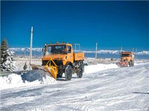 تداوم عمليات برفروبي و بازگشايي محورهاي روستايي قزوين / راهداران استان در آمادهباش کامل