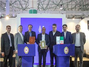 امضاي تفاهمنامه همکاري بانک ملي ايران و شرکت "پالايش نفت آفتاب" در نمايشگاه ايران پتروکم