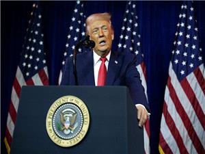 ترامب: فنزویلا ستنفق عائداتها من صفقه النفط الجدیده لشراء المنتجات الأمریکیه حصرا