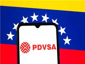 "وول ستریت جورنال": الولایات المتحده تعمل على خطه للسیطره على النفط الفنزویلی لسنوات قادمه