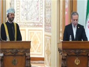 عراقچی: رایزنی ایران و عمان در همه زمینهها ادامه دارد/ البوسعیدی: دیپلماسی تنها مسیری است که می تواند از تنش جلوگیری کند