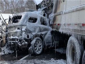 برخورد حدود 50 خودرو در کانادا با یکدیگر