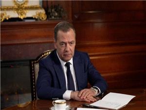 مدودف: قدرت در اروپا توسط گروهی از دیوانهها قبضه شده است