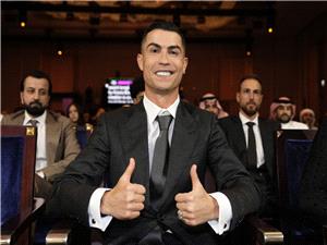 41 عاما ولا یزال ملک الأرقام.. رونالدو یلاحق المستحیل