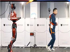 شرکه صینیه تطور أسرع روبوت بشری فی العالم