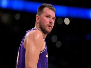 NBA roundup: Lakers stop 76ers despite Luka Doncic’s injury exit