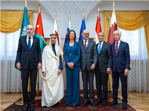 5 دول عربیه تبحث مع سلوفینیا تطورات خطه غزه