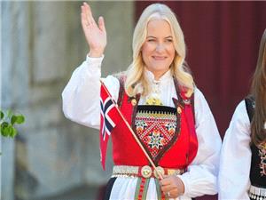 Norway crown princess `deeply regrets` Epstein friendship
