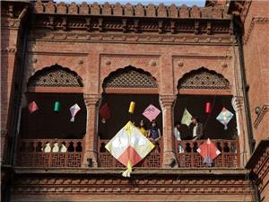 Kites and victory cries fill Lahore skies as festival returns after long ban