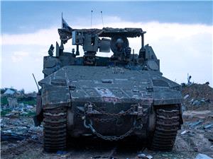 الجیش الإسرائیلی یعلن استهداف بنى تحتیه تابعه لحماس فی قطاع غزه (فیدیو)