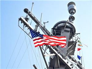 المجموعه البحریه الأمریکیه الضاربه عبرت إلى بحر العرب