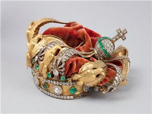 Crown left behind in Louvre Heist to be completely restored