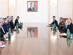 دیدار وزیر دفاع باالهام علی اف/ اعلام آمادگی باکو برای کمک به کاهش تنش بین ایران و آمریکا