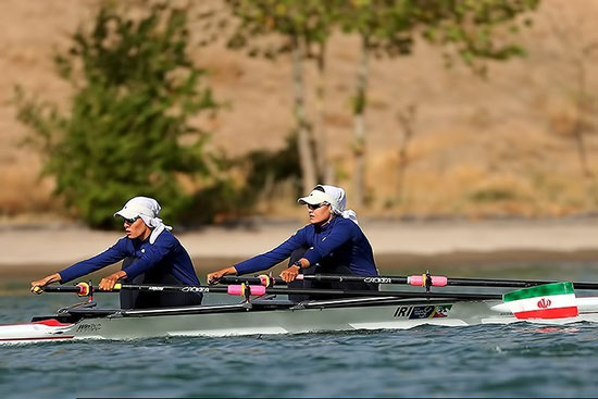 رحماني: پاروي ما در درياچه آزادي به کف زمين مي خورد!