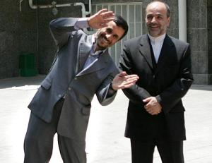 پاسخ احمدي نژاد به اعتراض شوراي نگهبان