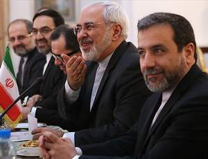 تيم مذاکره کننده را تهديد کنيم يا حمايت؟/چرا ظريف تهديد به سئوال شده است؟/گفتگو با کارشناسان