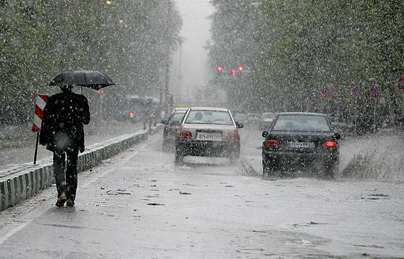 بارش‌ باران در تهران/ برف در دماوند، فيروزکوه و آبعلي/وزش باد شديد