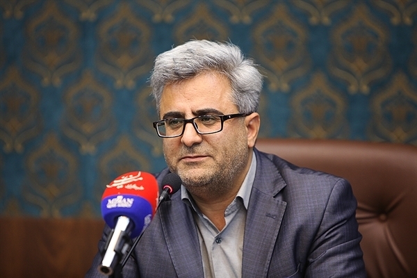 رئيس ستاد مرکزي هماهنگي خدمات سفر از  اقدام پسنديده مدير هتل آرين همدان قدرداني کرد