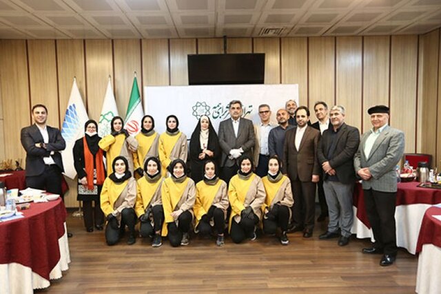 قدرداني شهردار تهران از عوامل فيلم «جايي براي فرشته‌ها نيست» و تيم ملي اسکيت هاکي دختران