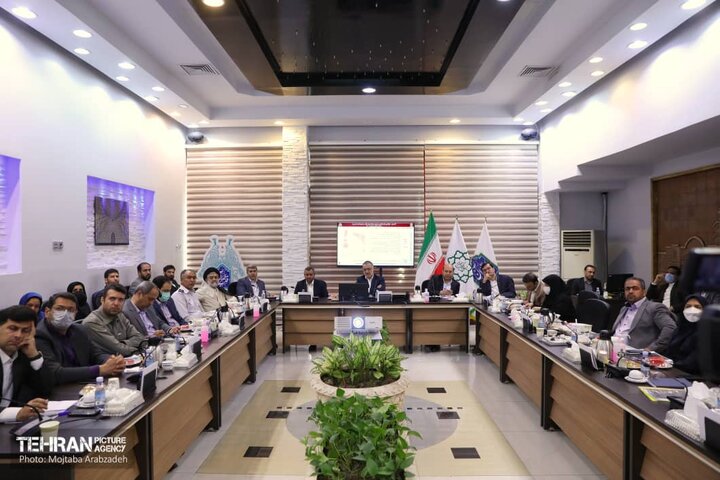 جلسه بررسي موضوعات بازار بزرگ تهران با حضور شهردار پايتخت